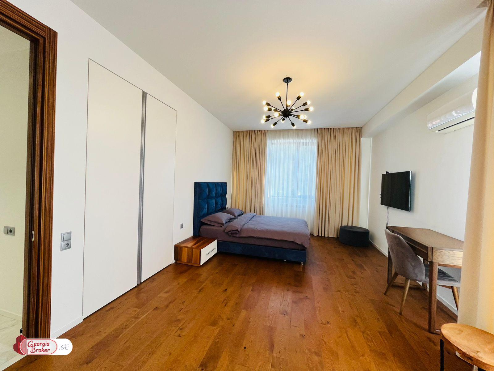 nearly repaired 6-room apartment for sale